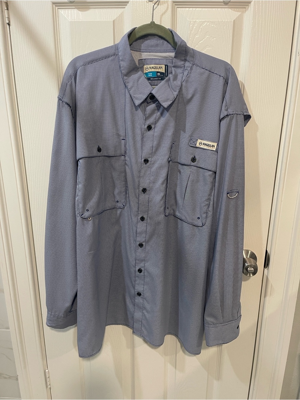 Magellan Outdoors Men’s Button-Down Fishing Shirt in Blue Gray size 2xl